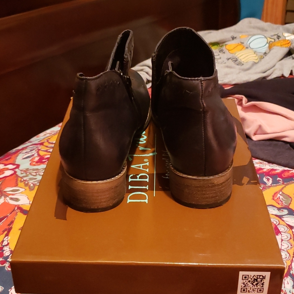 Boots - Picture 4 of 6